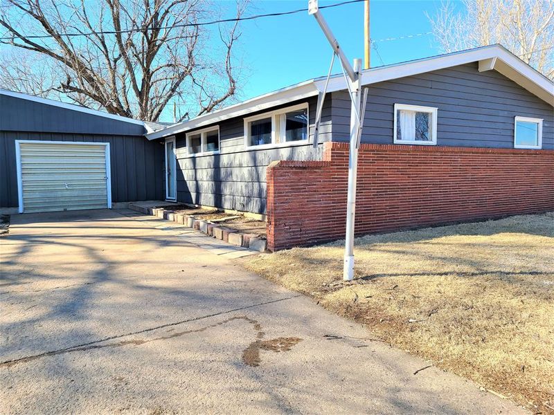 3208 Royal, Salina, KS 67401