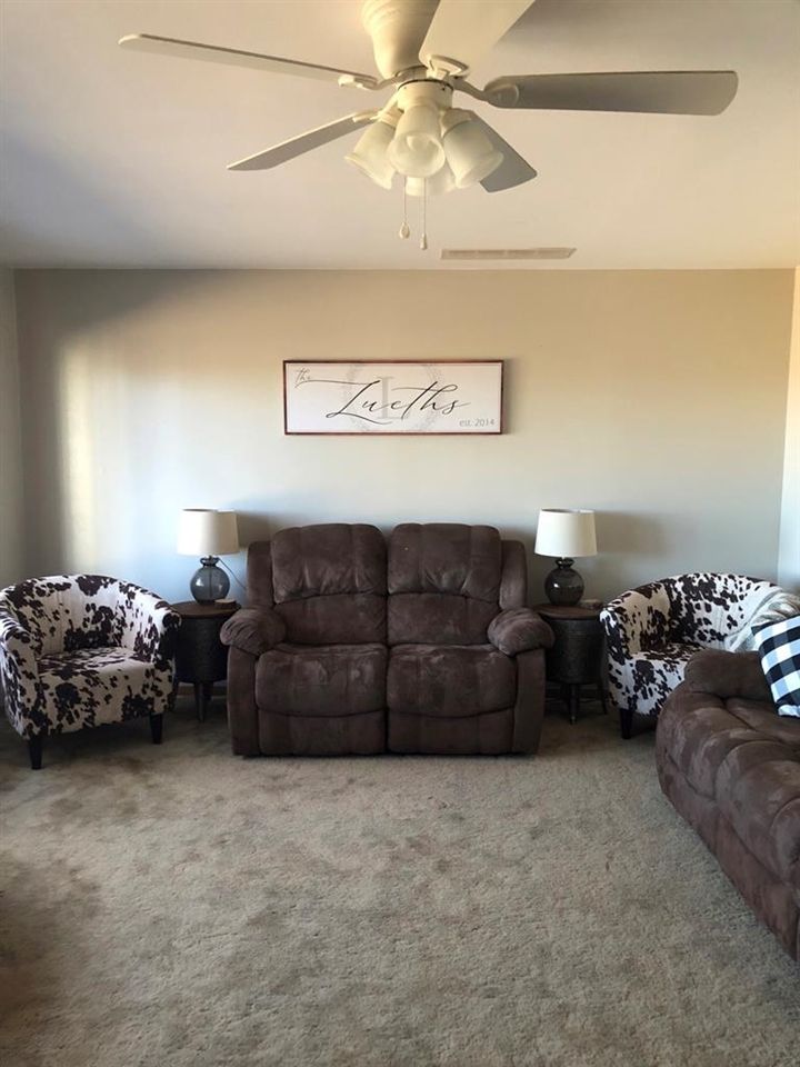 691 W Barton County Rd, Great Bend, KS 67530