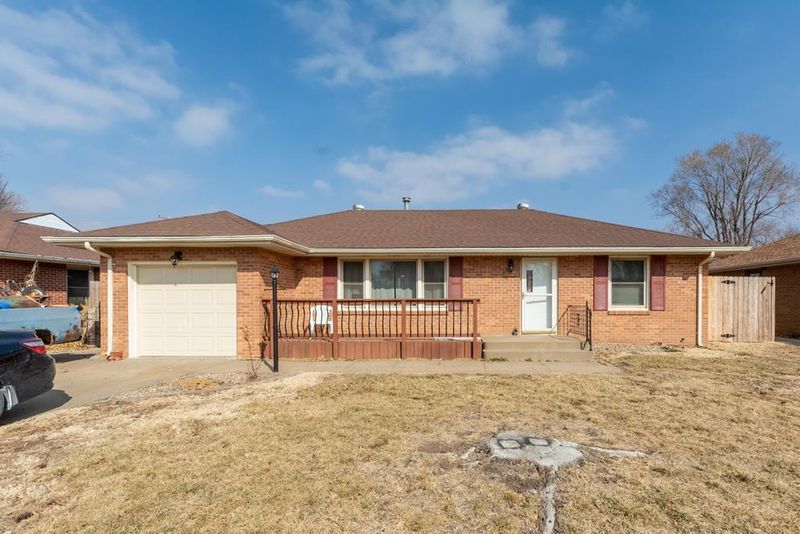 919 E Ellsworth Ave, Salina, KS 67401