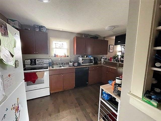 852 Sheridan St, Salina, KS 67401