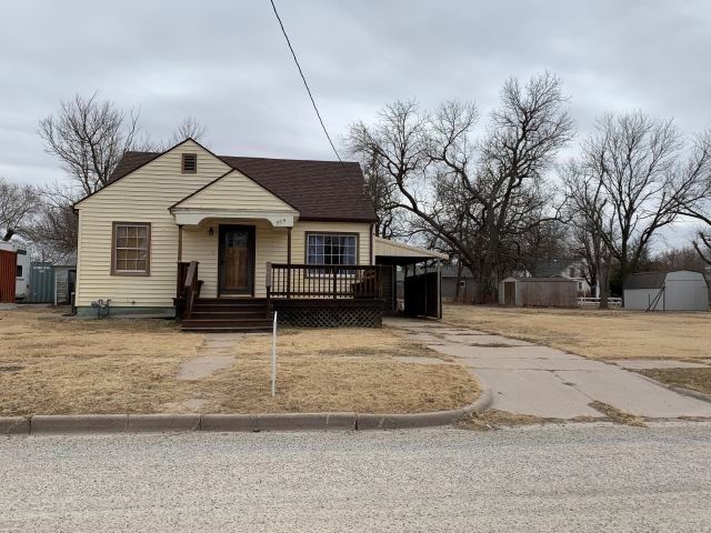 305 W Santa Fe, Holyrood, KS 67540