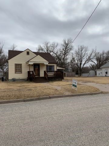 305 W Santa Fe, Holyrood, KS 67540