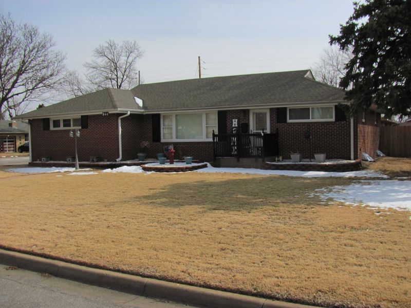 844 Russell Ave, Salina, KS 64701