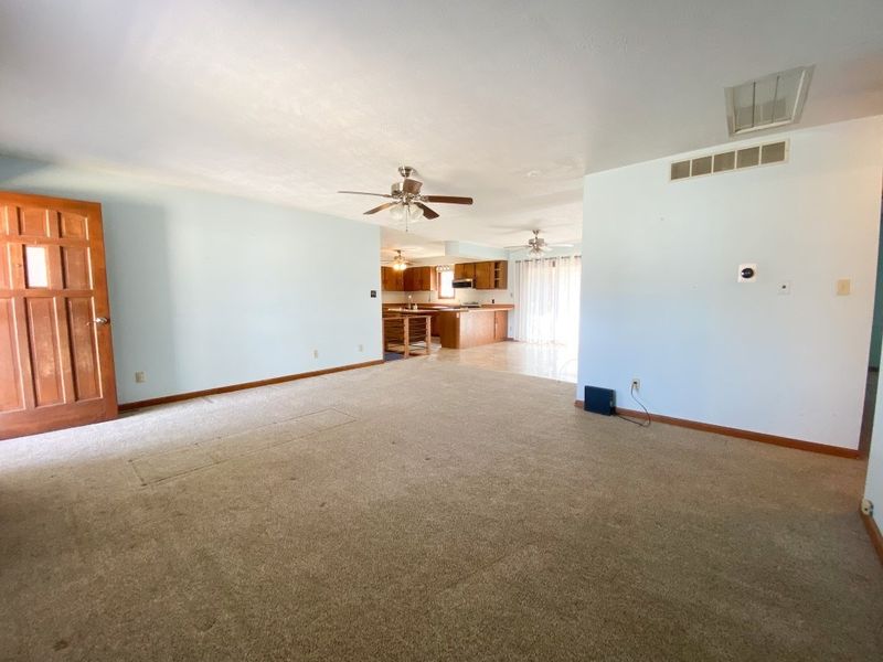 424 E Cloud St, Salina, KS 67401