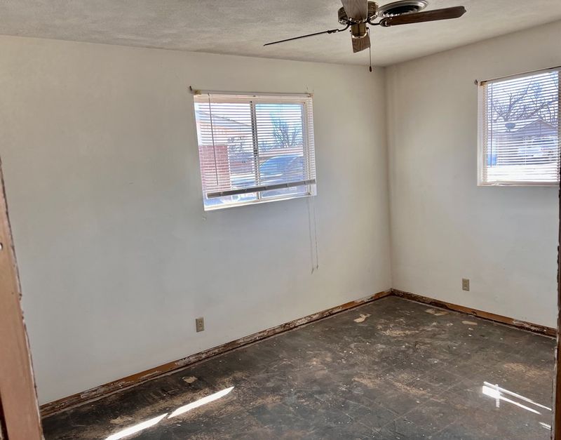 5830 Hemlock Dr, Great Bend, KS 67530
