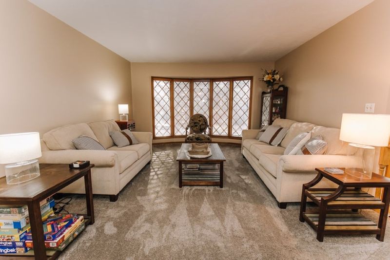 651 Starlight Dr, Salina, KS 67401