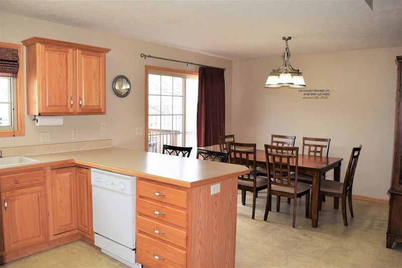 2964 Jack Cir, Salina, KS 67401