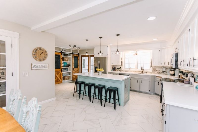 2361 Hillside Dr, Salina, KS 67401