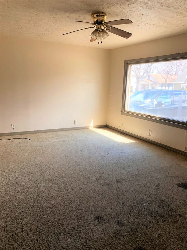 131 N Ohio St, Salina, KS 67401