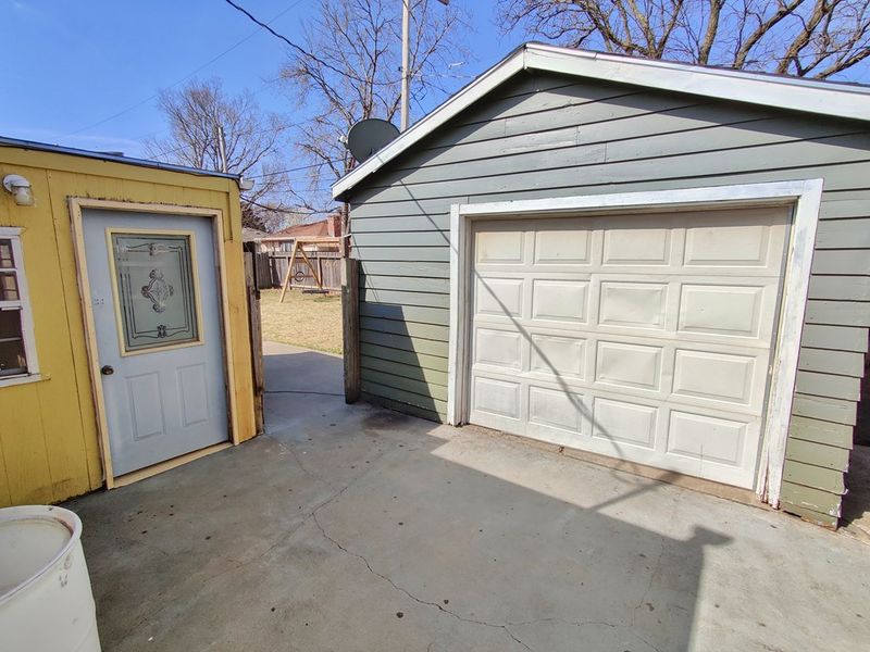 1832 S 4th St, Salina, KS 67401
