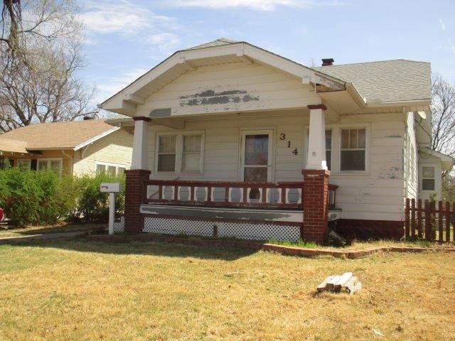 314 Stout, Pratt, KS 67124