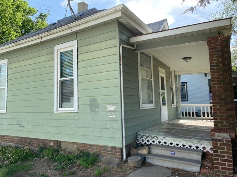 707 Park St, Salina, KS 67401