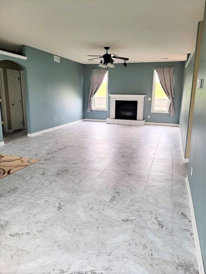 1226 Republic Cir, Salina, KS 67401