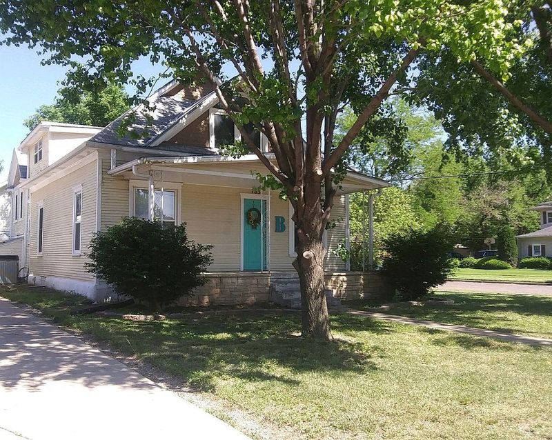 763 S 9th St, Salina, KS 67401
