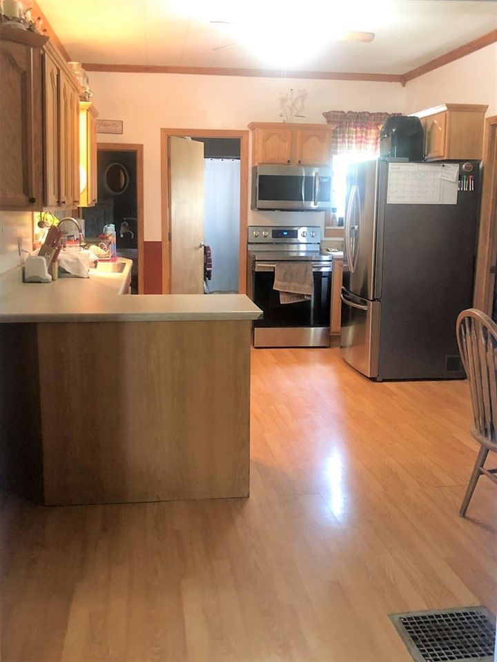 141 E 4th St, Assaria, KS 67416