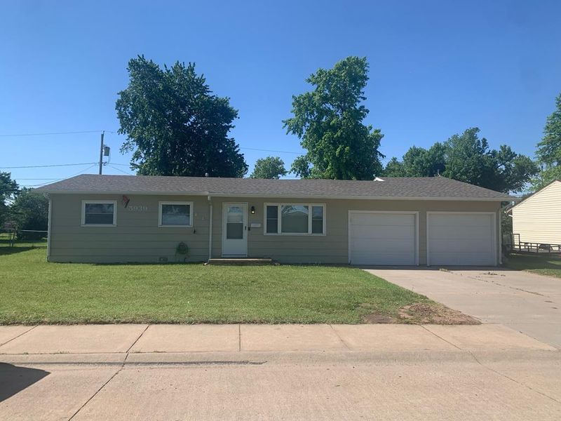 5939 Hemlock Dr, Great Bend, KS 67530
