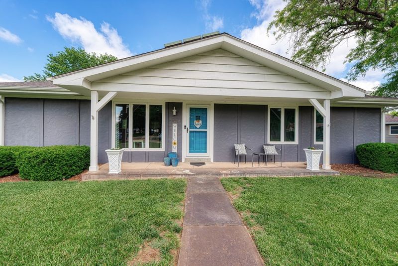 2534 Rockhurst Rd, Salina, KS 67401