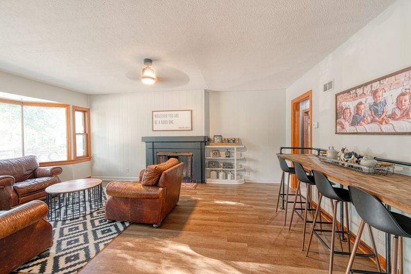 1321 Pershing St, Salina, KS 67401