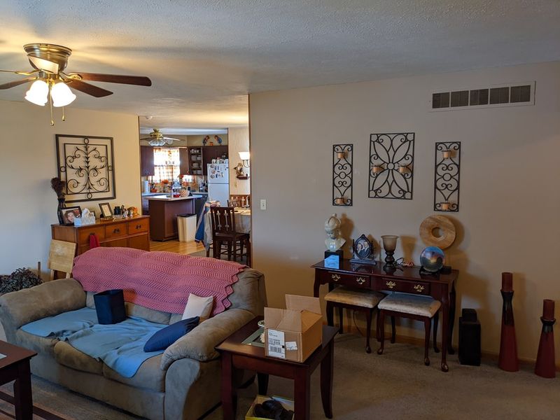 2003 S 4th St, Salina, KS 67401