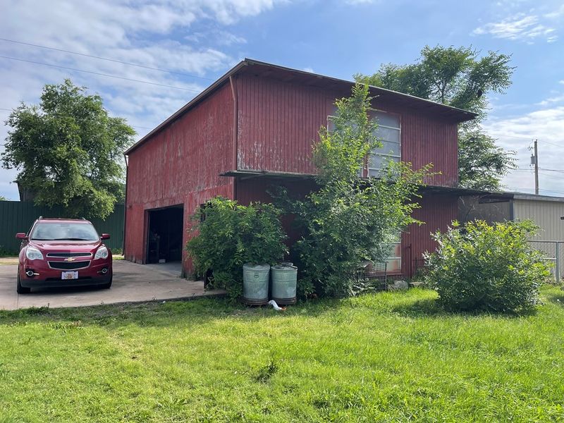 1407 8th St, Great Bend, KS 67530