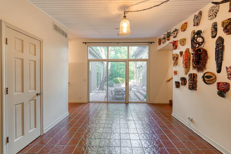 965 S Marymount Rd, Salina, KS 67401