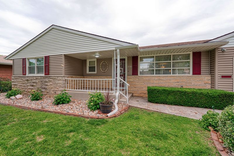 838 Mellinger Dr, Salina, KS 67401