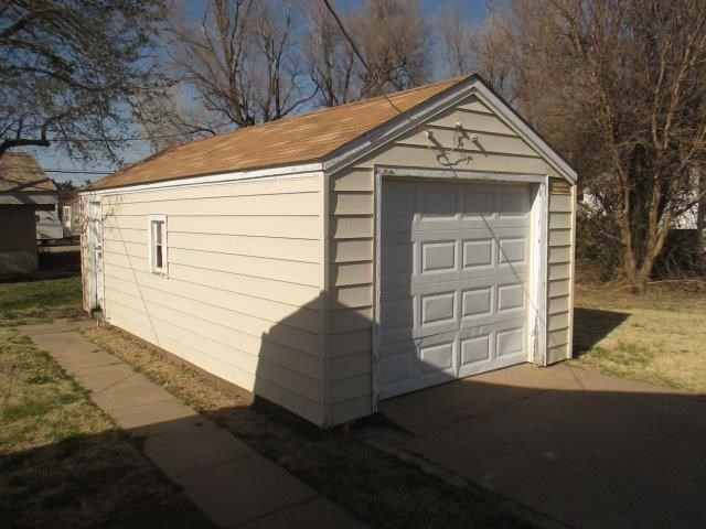 1032 W 7th, Larned, KS 67550