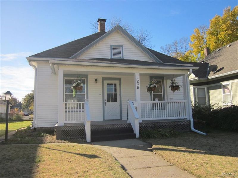 636 Johnstown Ave, Salina, KS 67401