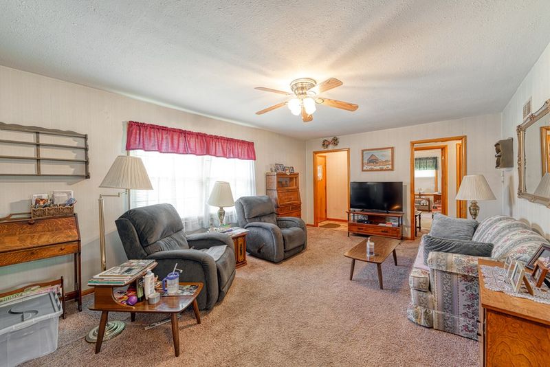 832 E Beloit Ave, Salina, KS 67401