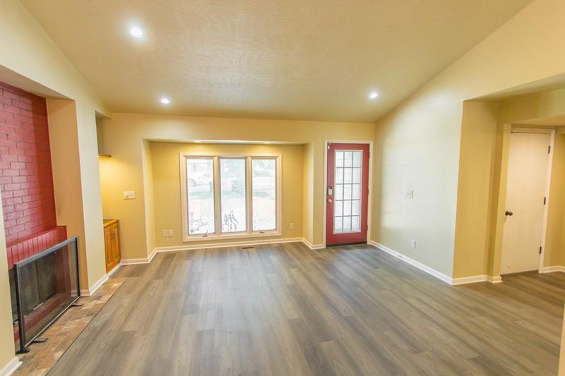 404 Seitz, Salina, KS 67401