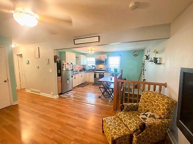 1129 Cloud Cir, Salina, KS 67401