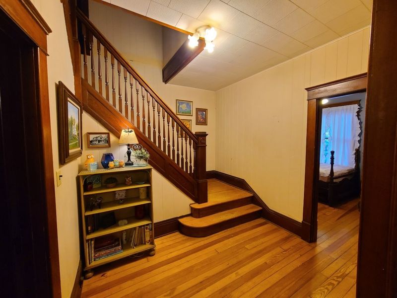 206 S 3rd St, Lindsborg, KS 67456