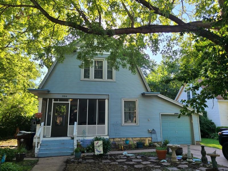 206 S 3rd St, Lindsborg, KS 67456