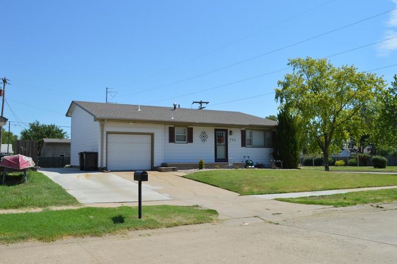 225 E Key Ave, Salina, KS 67401