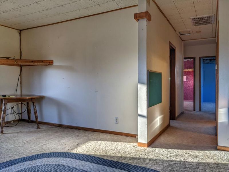 166 E Gladstone St, Utica, KS 67584