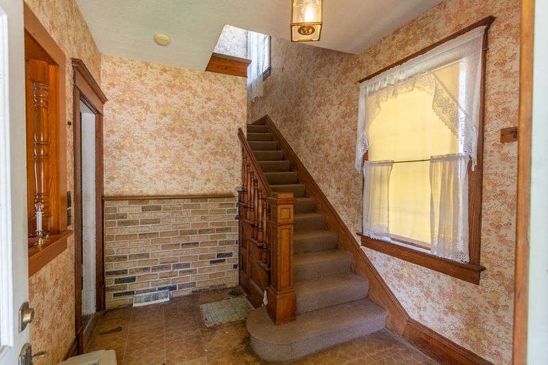 556 S Tenth St, Salina, KS 64701