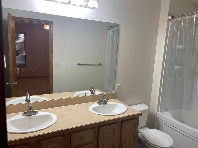 2985 Jack Cir, Salina, KS 67401