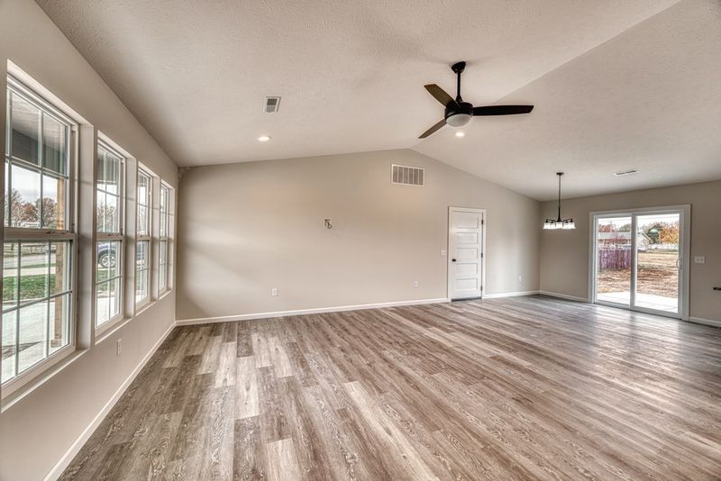 719 N Lincoln St, Bennington, KS 67422