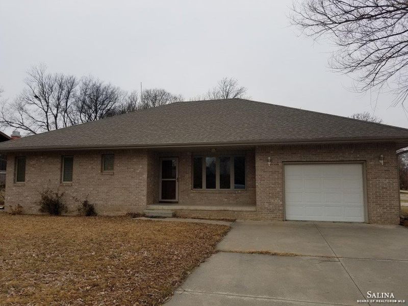 625 N Washington St, Lindsborg, KS 67456