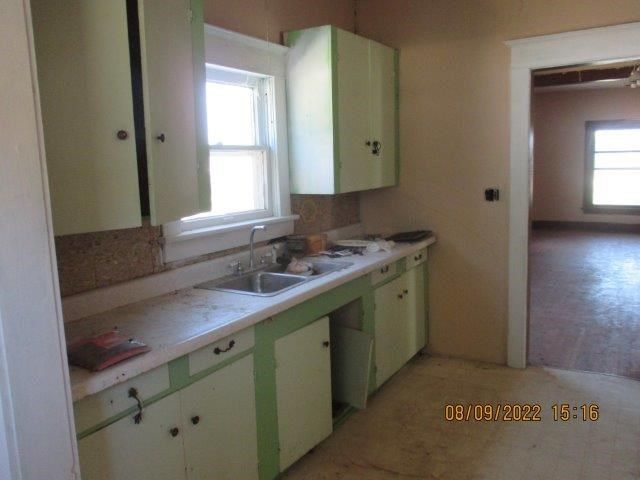 120 W 15th, Larned, KS 57550