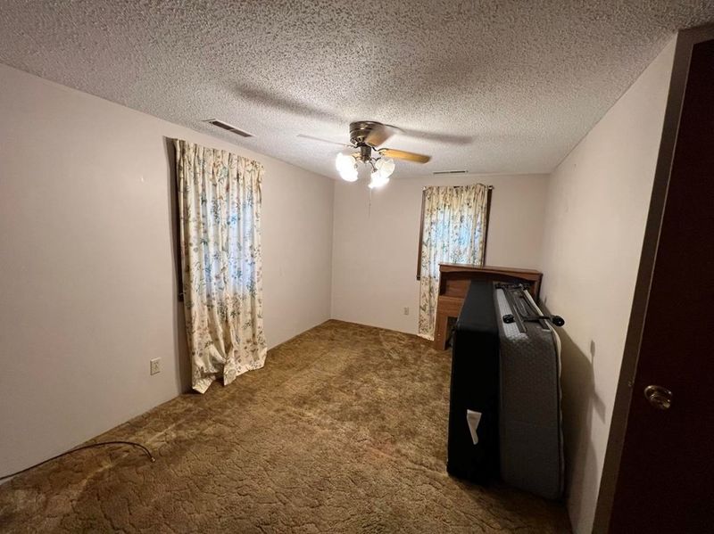808 Hickory St, Great Bend, KS 67530
