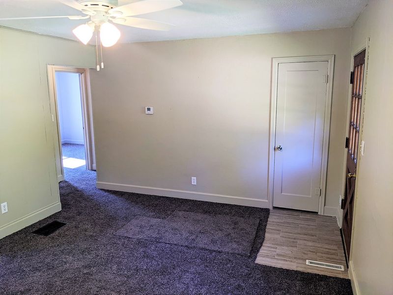 930 N 12th St, Salina, KS 67401