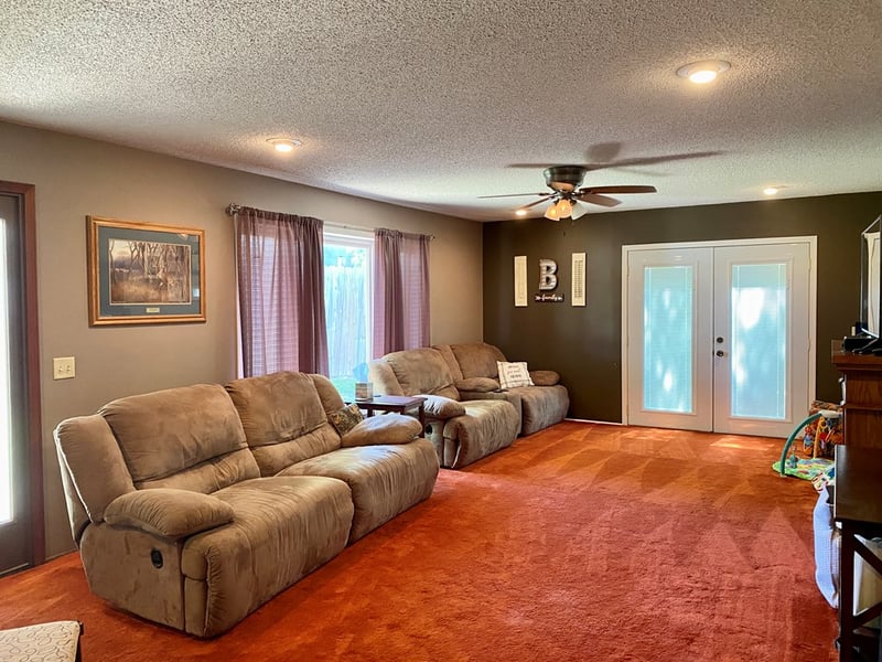 627 E Madison, Mankato, KS 66956