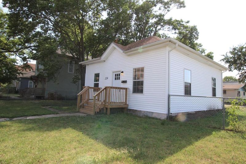 229 N 10th, Salina, KS 67401