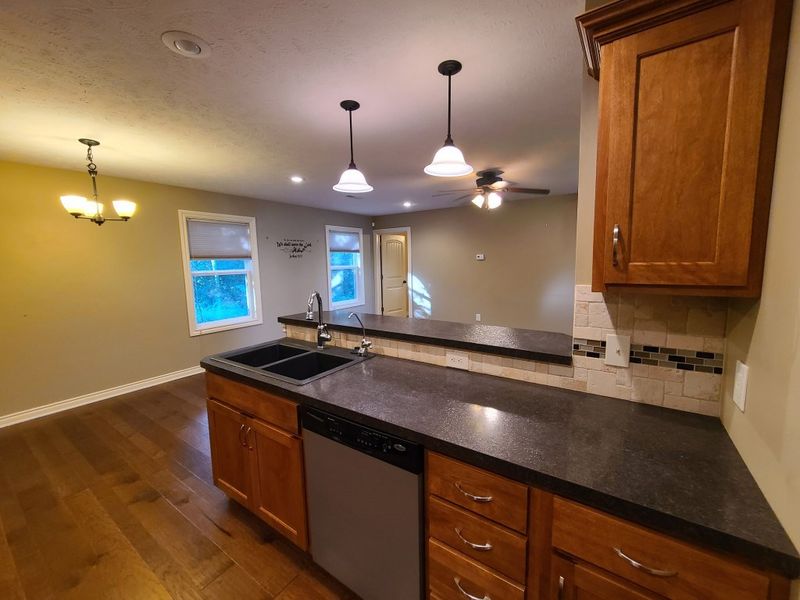 3045 Stone Creek Ct, Salina, KS 67401