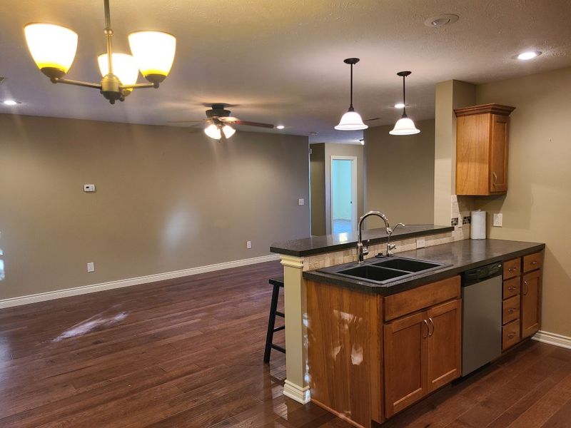3045 Stone Creek Ct, Salina, KS 67401