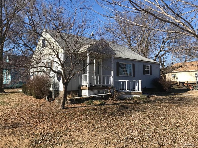 302 W 3rd St, Miltonvale, KS 67466