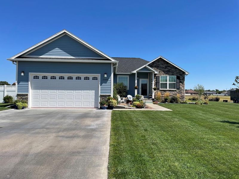 2300 Prairie Rose Dr, Great Bend, KS 67530