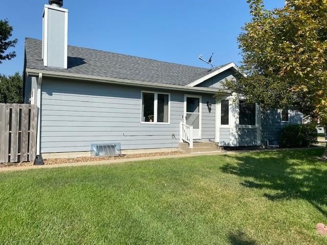 669 Georgetown Dr, Salina, KS 67401
