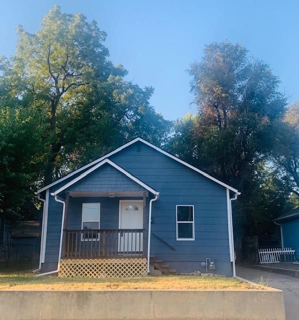705 W Crawford St, Salina, KS 67401